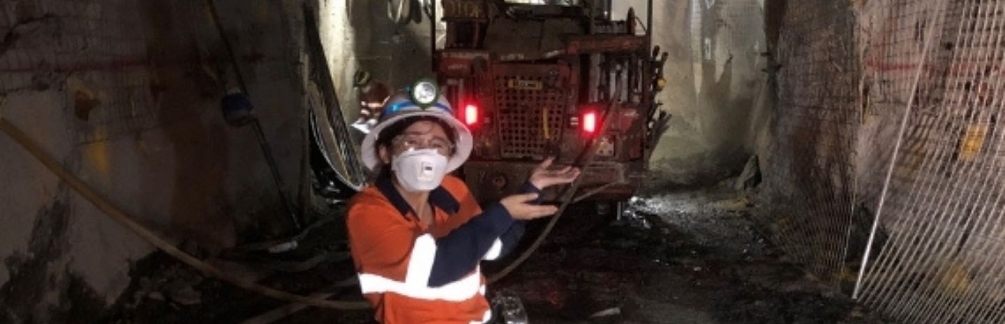 woman, underground, mining
