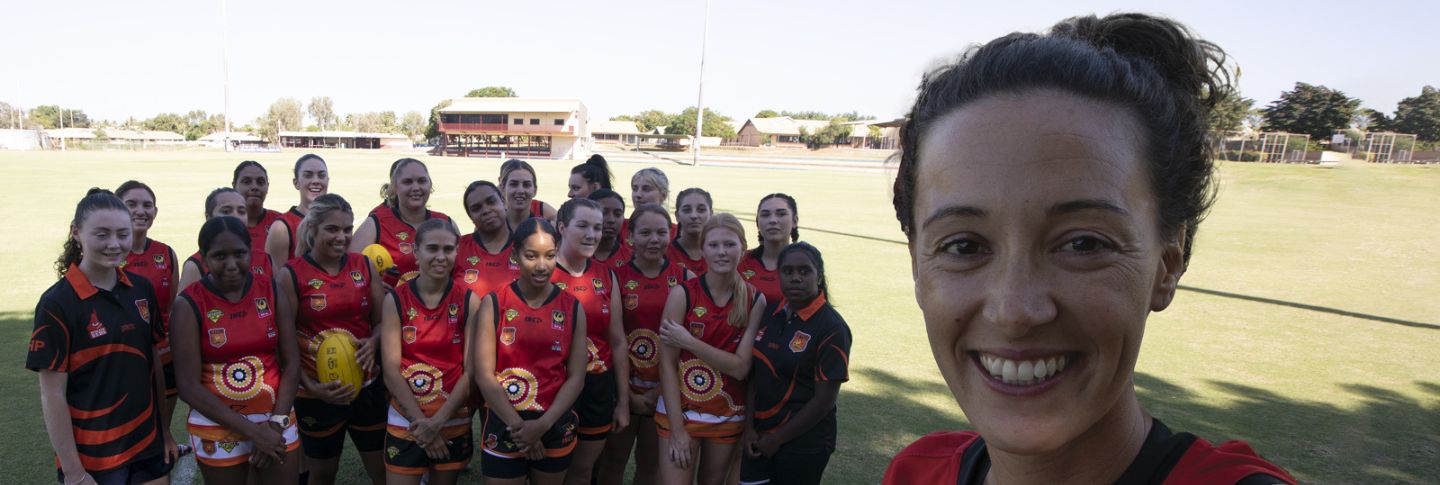 WOMANS AFL TEAM GROUP PHOTO