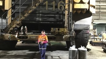 Lorrainestandsinfrontofgianttruck 2021