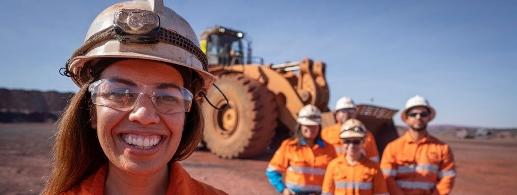 smiling, woman, mining, team, truck